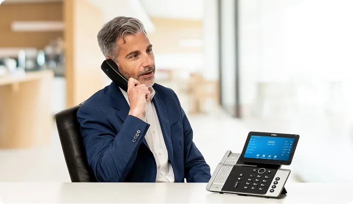 Wildix SuperVision 5 Tischtelefon mit Touchscreen.